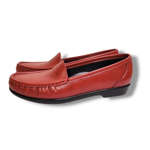 SAS Shoes - SAS Simplify Leather Loafers In Lipstick Red Size 7.5N Narrow